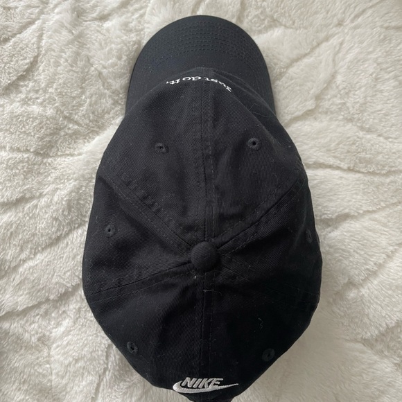 Black Nike Cap with Embroidered Slogan - Picture 4 of 5